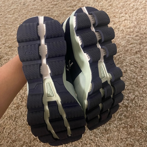 On cloudsurfer ☀️ - Picture 7 of 9